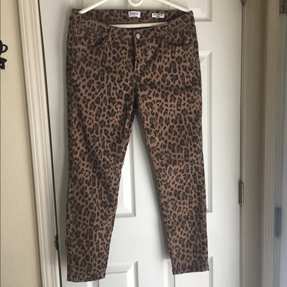 Kensie leopard print jeans